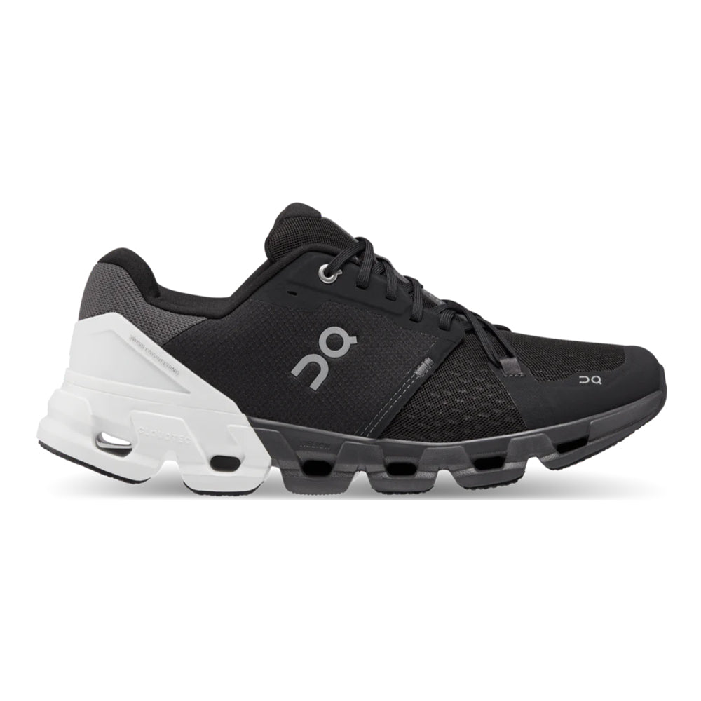 Men's On Cloudflyer 4, Black/White, 10 2E Wide